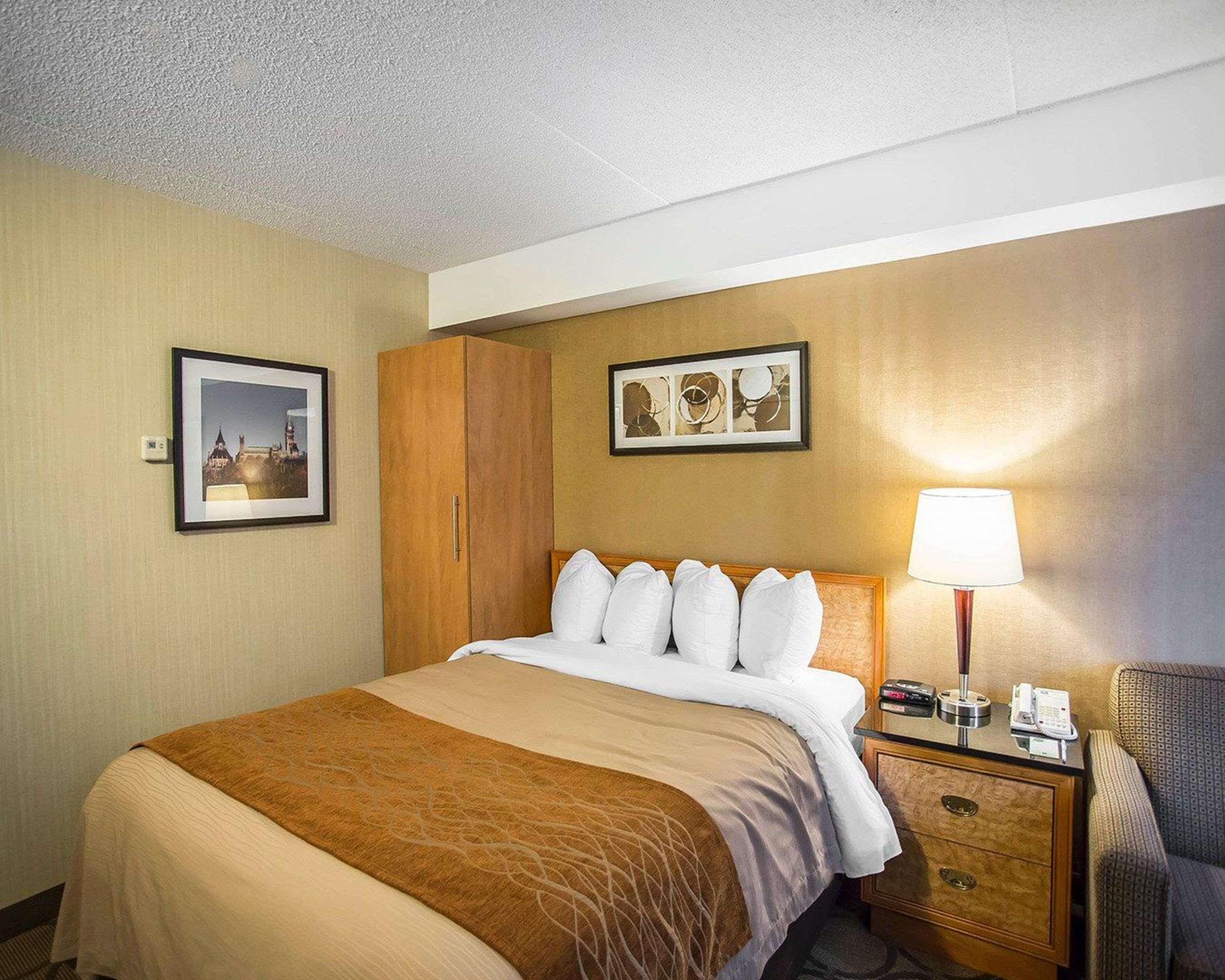 Comfort Inn West Ottawa Exterior foto