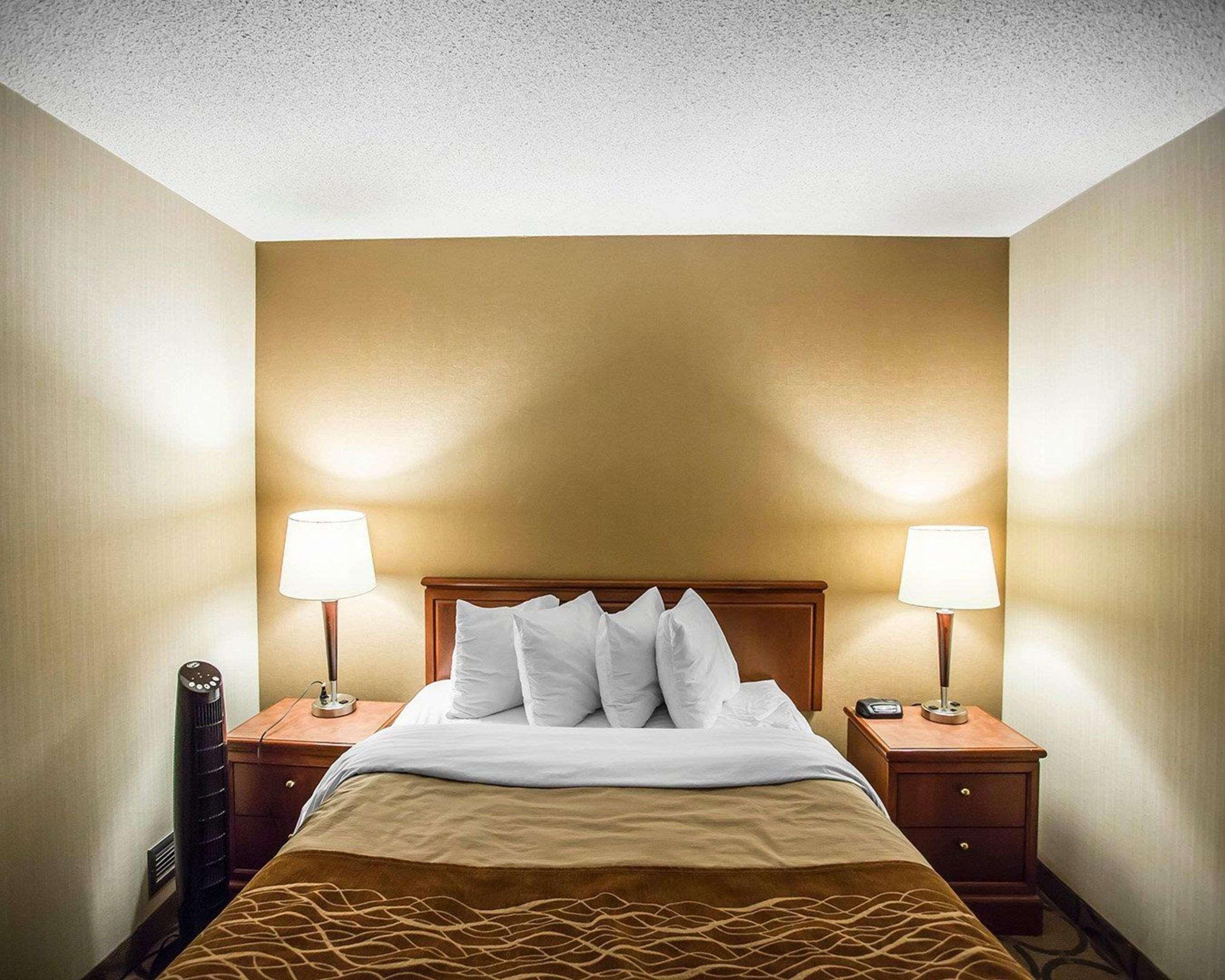 Comfort Inn West Ottawa Exterior foto