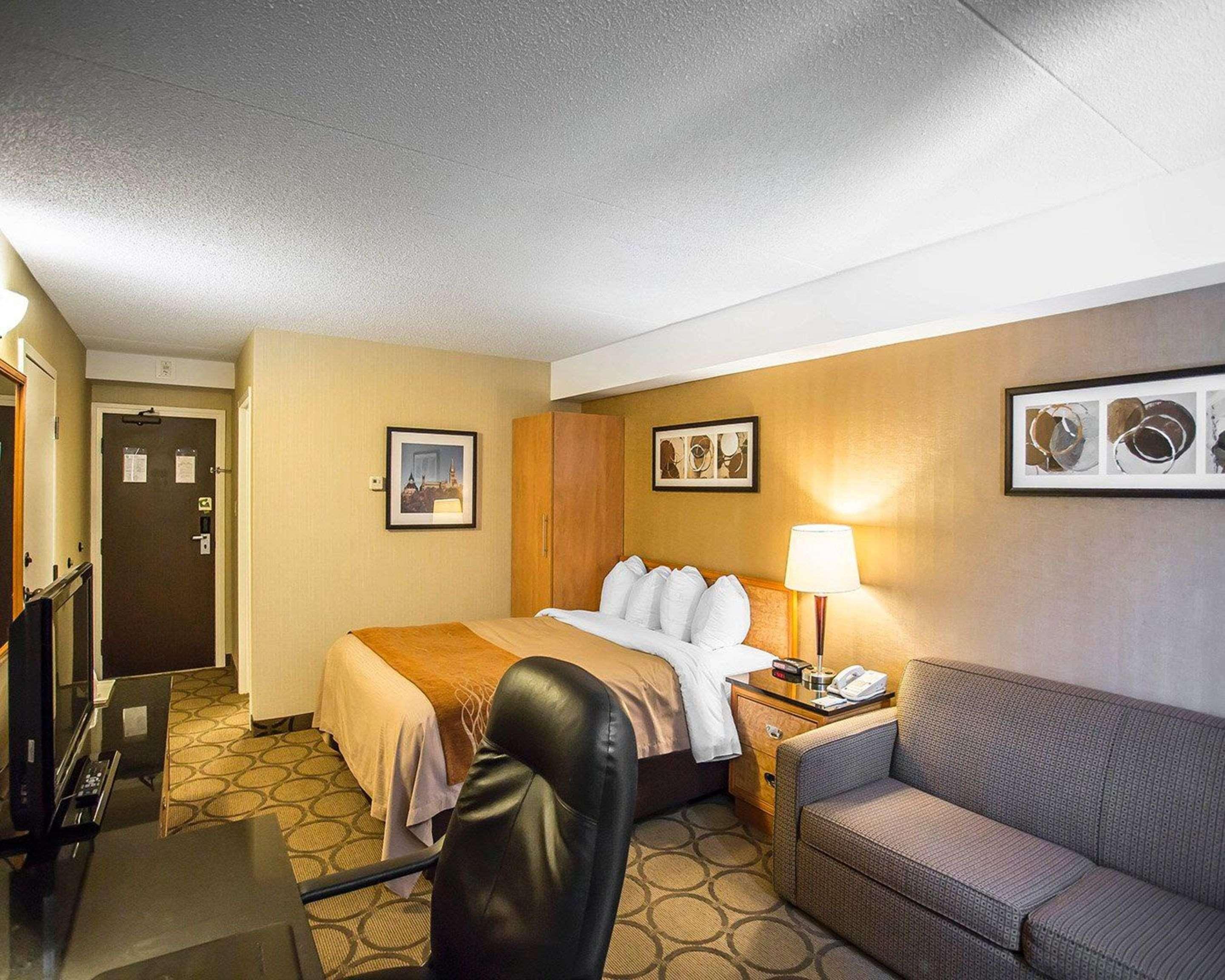 Comfort Inn West Ottawa Exterior foto